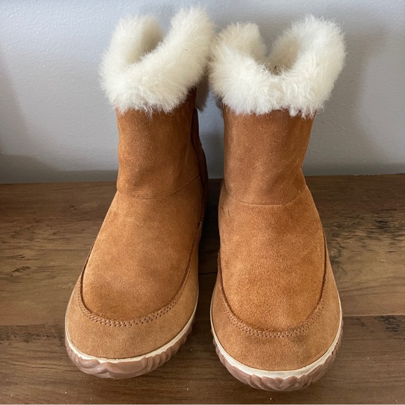 Sorel  suede tan faux fur bootie 7.5 - Picture 6 of 10